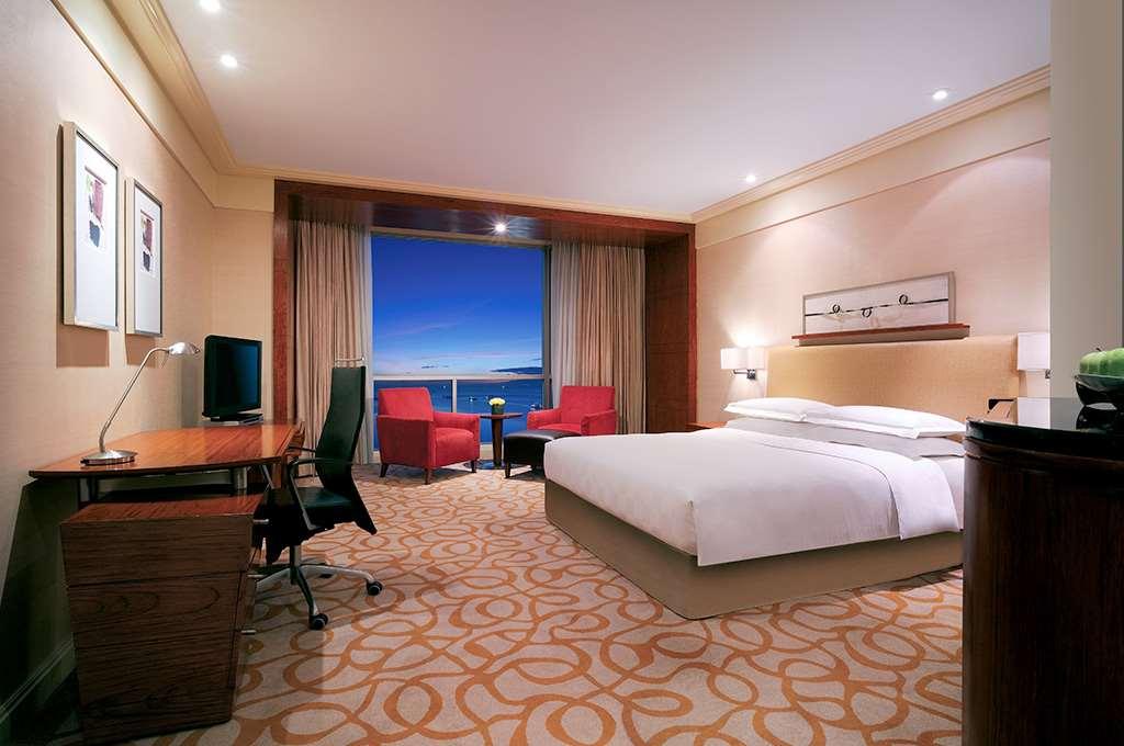 New Coast Hotel Manila Bilik gambar